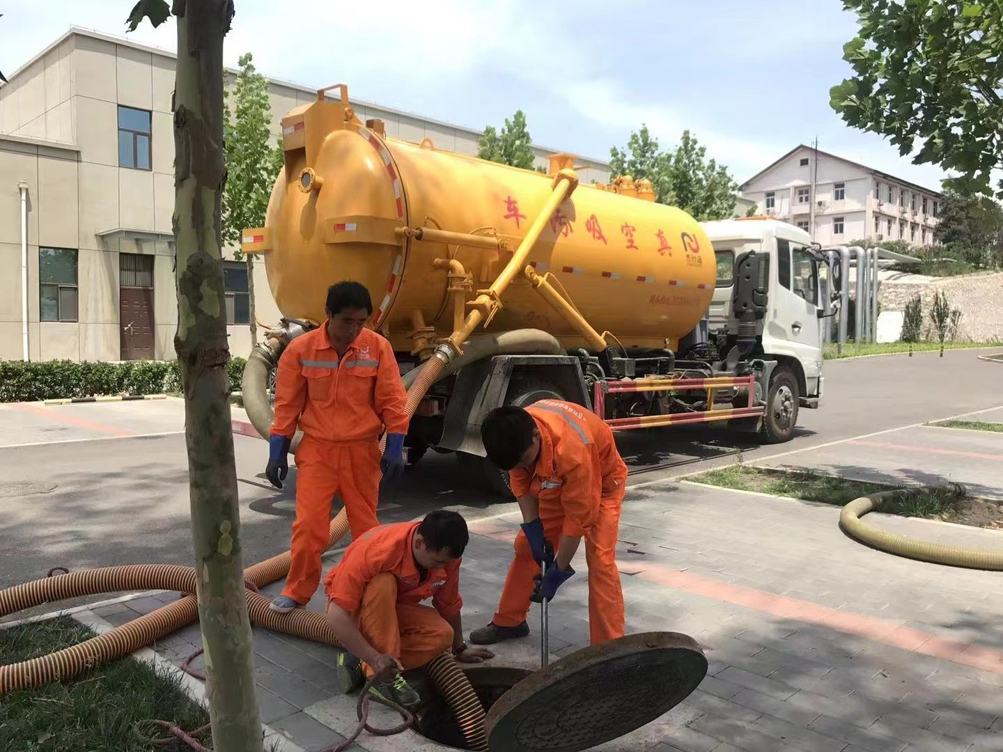 海珠化粪池清理与5-8吨吸粪车施工效率分析